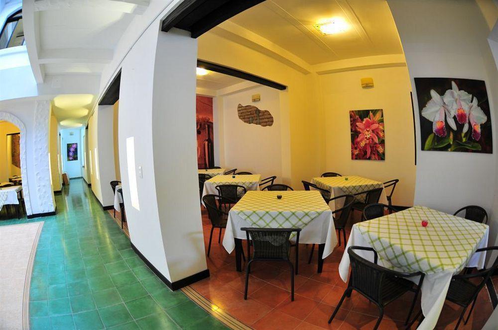 Aw Hotel Puerta De San Antonio Cali Esterno foto