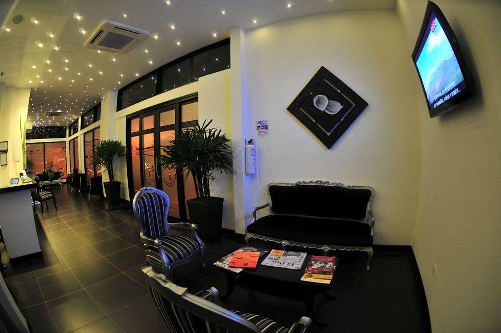 Aw Hotel Puerta De San Antonio Cali Interno foto