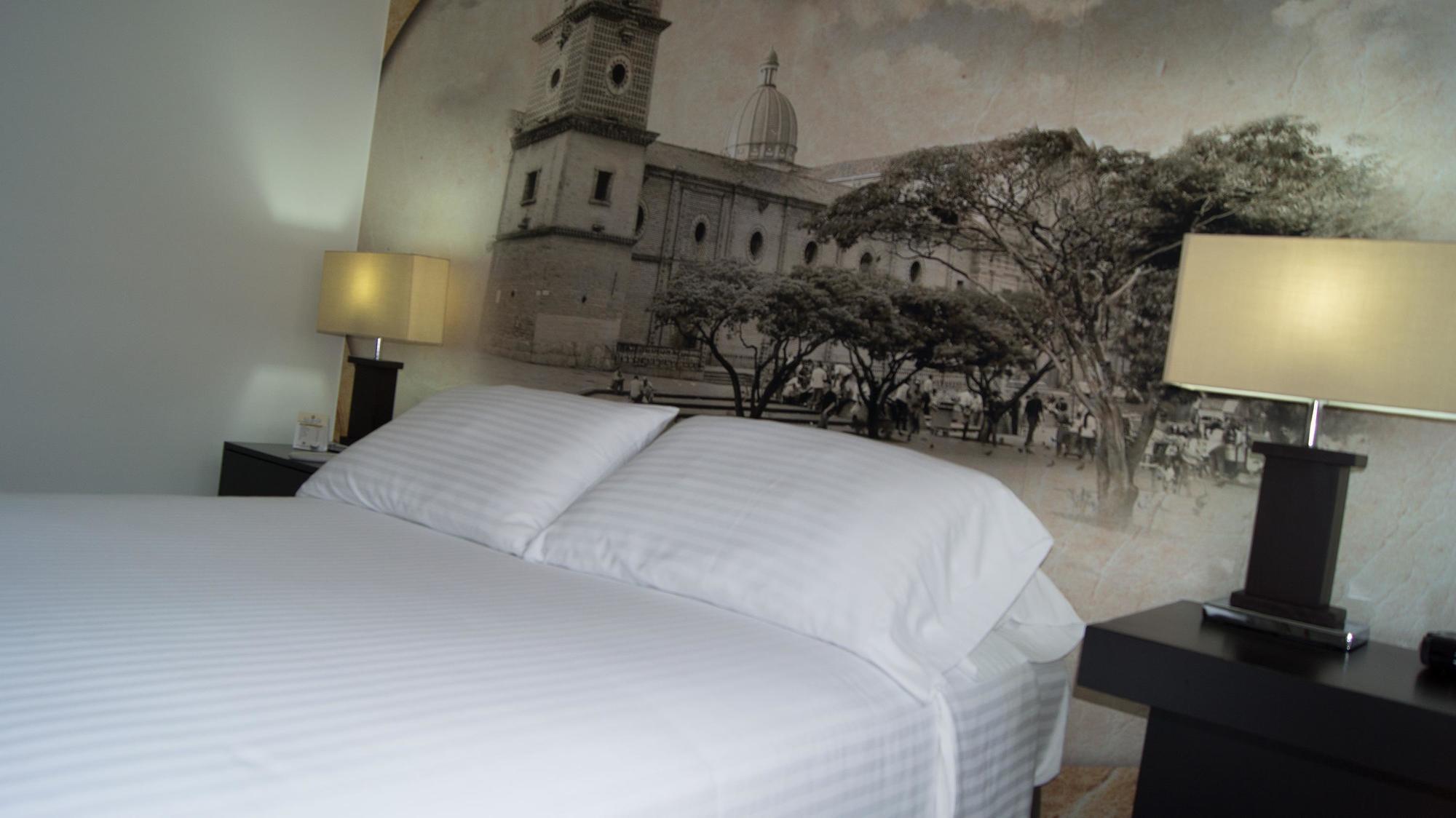 Aw Hotel Puerta De San Antonio Cali Esterno foto