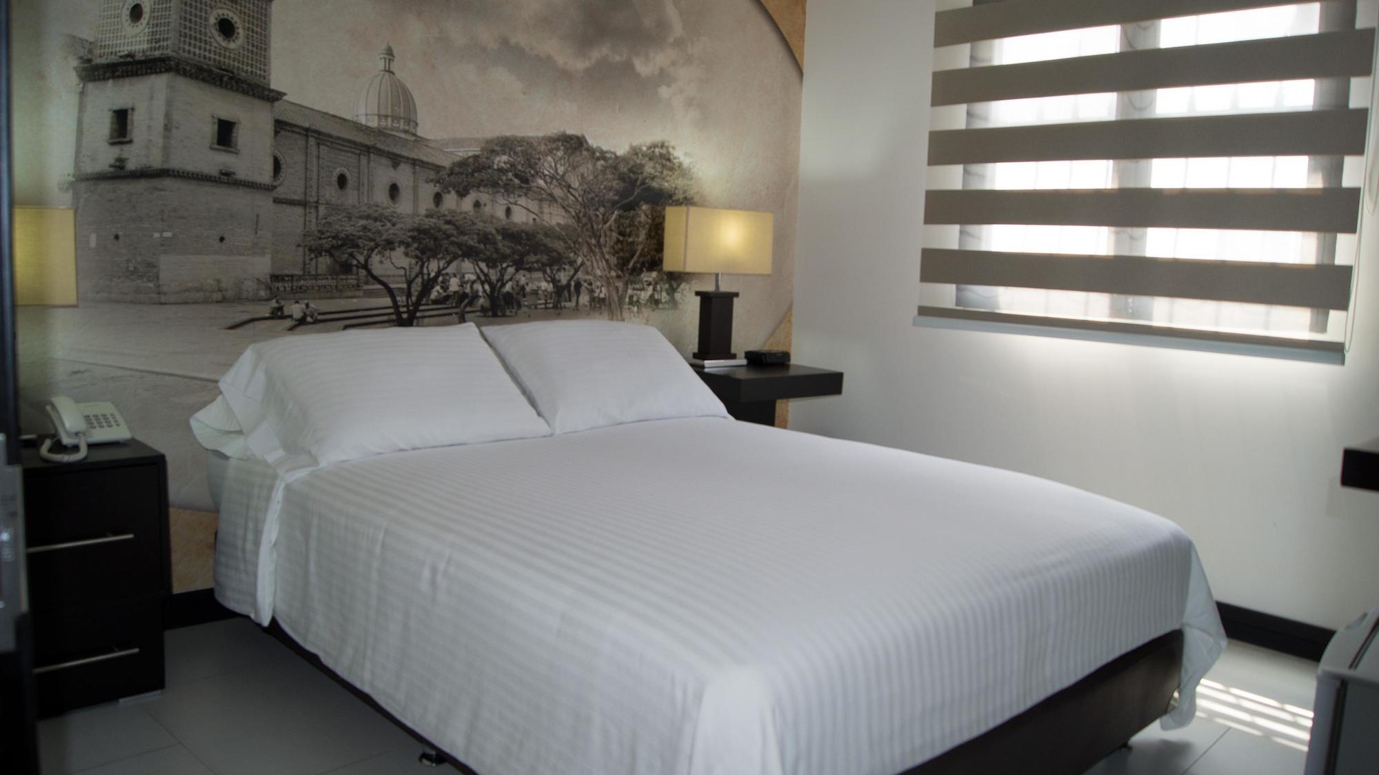 Aw Hotel Puerta De San Antonio Cali Esterno foto
